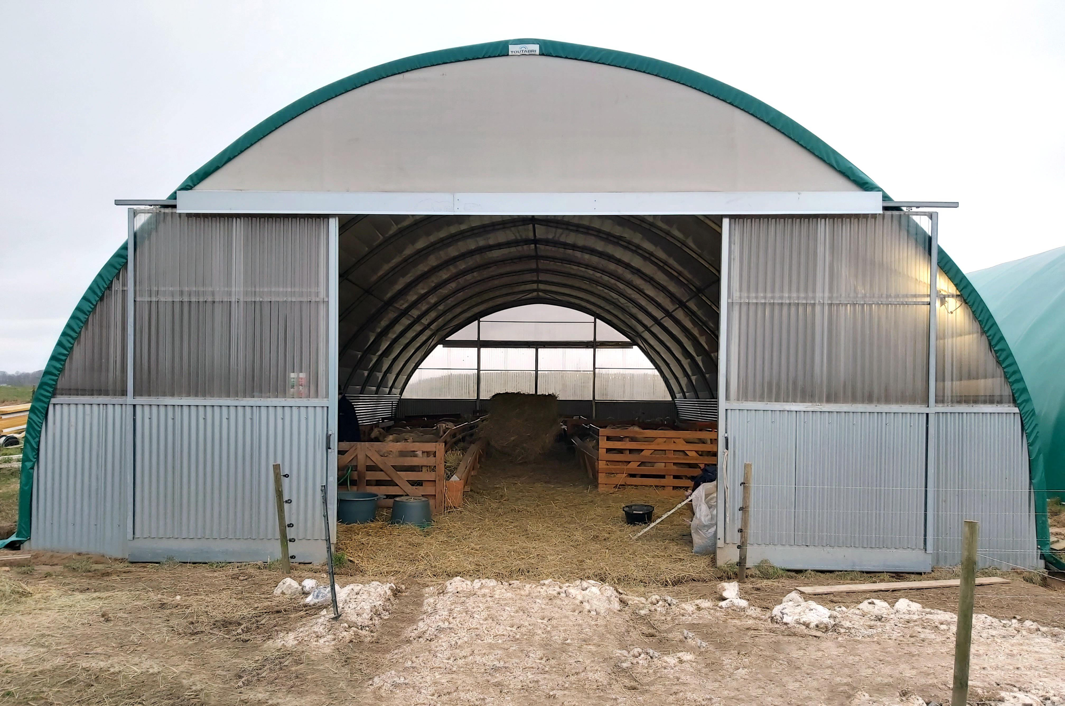 Tunnels d'élevage pour ovins et caprins - DUE A - Structure de protection